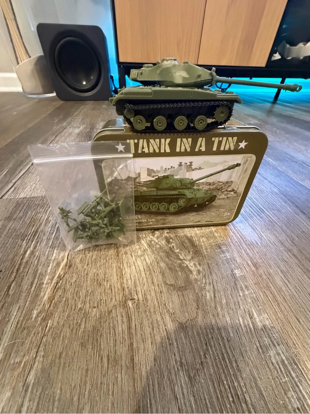 U.S. Army Green Tank in a Tin Playset with Plastic Soldiers